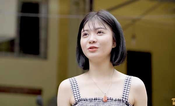 Cụ thể, bạn gái tin đồn hot streamer ViruSs cho hay: "Người đàn ông ở bên cạnh mình cũng cần phải kiếm được số tiền ít nhất là tương đương như mình, từ 20-30 triệu, và hơn thế nữa. Vì mình là con gái, không thể lo cho người yêu mình được. Mình còn gia đình cần chăm sóc. Mình là người tham vọng, thà ế cũng phải tìm người đàn ông bằng hoặc hơn mình".