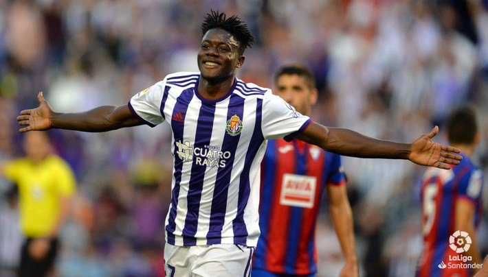 Theo Diario de Valladolid, Man Utd đang cạnh tranh quyết liệt với Southampton, Everton và Norwich trong thương vụ chiêu mộ Mohammed Salisu từ Real Valladolid trong kỳ chuyển nhượng tháng 1/2020.