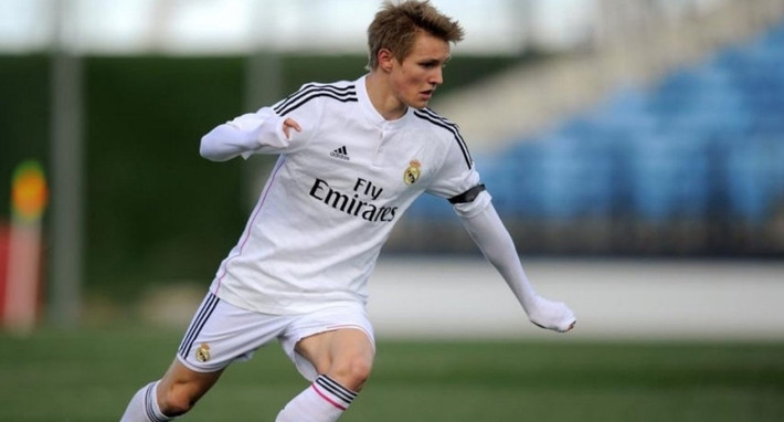 Theo Thefootballmancave, Man City nhắm Vinicius Junior và Martin Odegaard để thay thế David Silva tại Etihad. Đây là 2 "báu vật" của Real Madrid, đều trẻ tuổi và mang tiềm năng phát triển rất lớn.