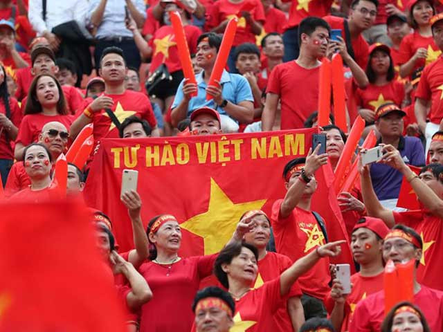 Những hình ảnh đẹp của CĐV Việt Nam chắc chắn khiến bạn bè nhìn bằng con mắt thân thiện.