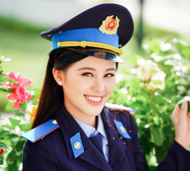Nguyễn Bảo Ngọc sinh năm 1998, hiện là sinh viên năm thứ tư, Học viện Cảnh sát Nhân dân, chuyên ngành Tư pháp Hình sự. Nữ sinh đang thực tập tại Tòa án Nhân dân tối cao.