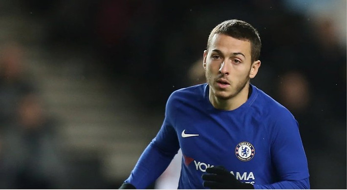 Chelsea vừa chính thức đẩy đi Kylian Hazard, em trai của ngôi sao sáng nhất tại Stamford Bridge, Eden Hazard.