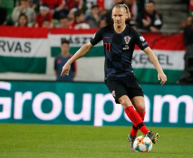 Chuyển nhượng cầu thủ từ MARCA, Wolverhampton đang quan tâm đến Domagoj Vida, nhà á quân World Cup 2018. Được biết, dự kiến trụ cột của đội tuyển Croatia được định giá 20 triệu euro.