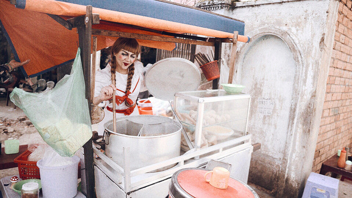 Được biết, nhân vật chính hóa thân thành Annabelle trong bộ ảnh mới đó là Duy Khánh.