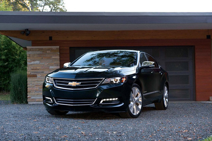 Xe cỡ lớn: Chevrolet Impala được chọn vì khả năng vận hành tốt, nội thất thoải mái. Impala có tên trong danh sách đã phần nào lấy lại được uy tín của hãng mẹ GM sau khủng hoảng triệu hồi xe vào năm ngoái.