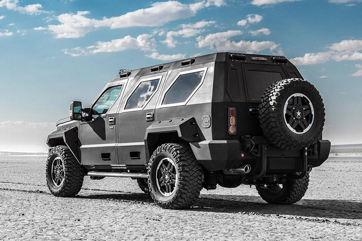Sản phẩm này do hãng xe Mỹ, US Specialty Vehicles phát triển và được lắp ráp hoàn toàn thủ công.