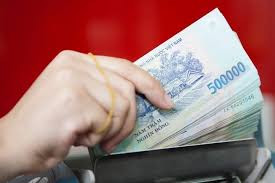 Hiện, tiền Polymer được cho là có mực in tiên tiến và khó làm giả nhất. Tiền Việt thậm chí là một trong những loại tiền tệ tinh vi nhất trên thế giới. Nguồn ảnh: Getty Image, Printest
