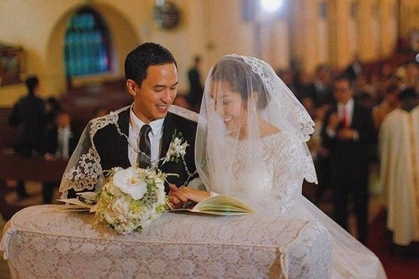 9 năm trước, khi đang ở đỉnh cao sự nghiệp, Tăng Thanh Hà bất ngờ thông báo kết hôn với doanh nhân Louis Nguyễn. Kể từ ngày lên xe hoa, Hà Tăng có hôn nhân hạnh phúc bên chồng đại gia khiến nhiều người ngưỡng mộ. Ảnh: Internet