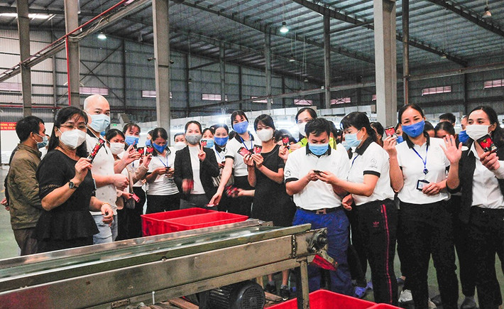 Nhà máy tập trung vào công đoạn đóng gói thành phẩm nhằm phục vụ nhu cầu tiêu thụ cà phê hòa tan G7 của thị trường miền Bắc và Trung Quốc với công suất thiết kế hơn 100/tấn/ngày. Ảnh: Trungnguyenlegend