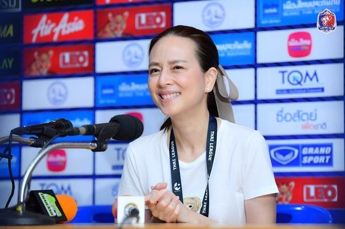 Nữ đại gia Thái Lan này còn là chủ tịch kiêm giám đốc điều hành tại Muang Thai Insurance, một trong những công ty bảo hiểm phi nhân thọ hàng đầu tại Thái Lan. Ảnh: World Today News