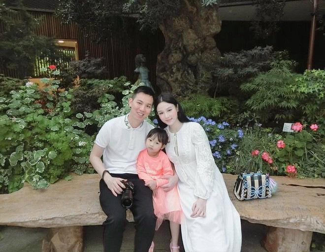 Ngay ngày hôm sau, Quang Huy đặt vé từ Sài Gòn ra Hà Nội để gặp Huyền Baby. Ảnh: FBNV