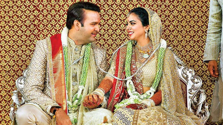 Đám cưới xa hoa trị giá hơn 100 triệu USD của Isha Ambani vào cuối năm 2018 được ví như "đám cưới hoàng gia”.