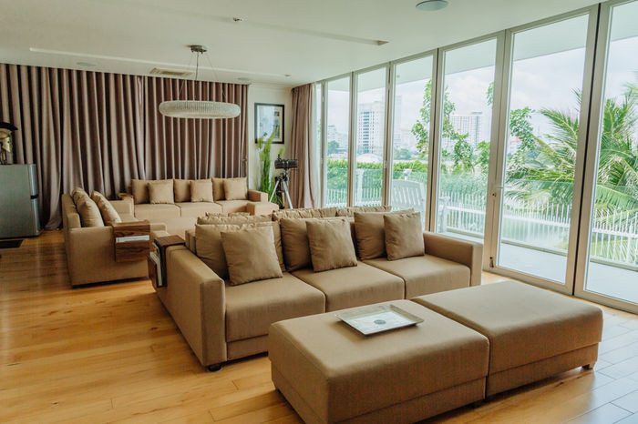 Hai gam màu trắng và xám chủ đạo góp phần giúp cho tổng thể thêm sang trọng và thu hút hơn nhiều. Ảnh: Bestie