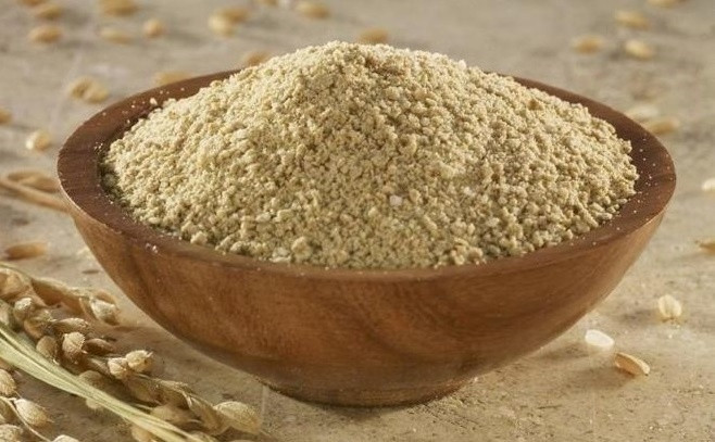 Vì thế, người dùng chỉ cần mua cám gạo về pha nước là có thể dùng được luôn. Ảnh: DNSG