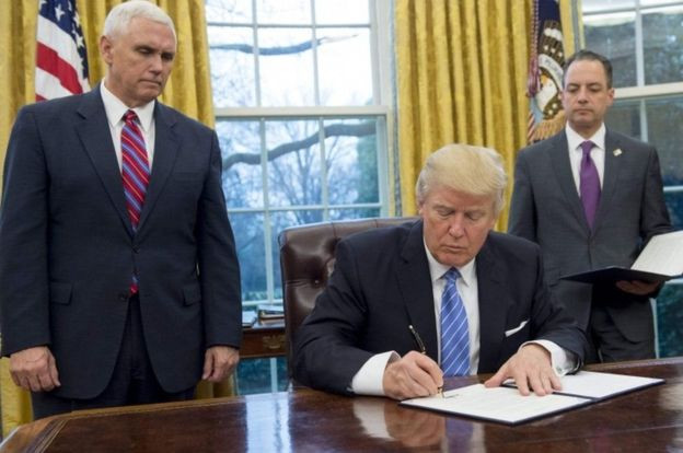 Tháng 1/2017, Tổng thống Mỹ Donald Trump rút Mỹ khỏi TPP. Ảnh: BBC.