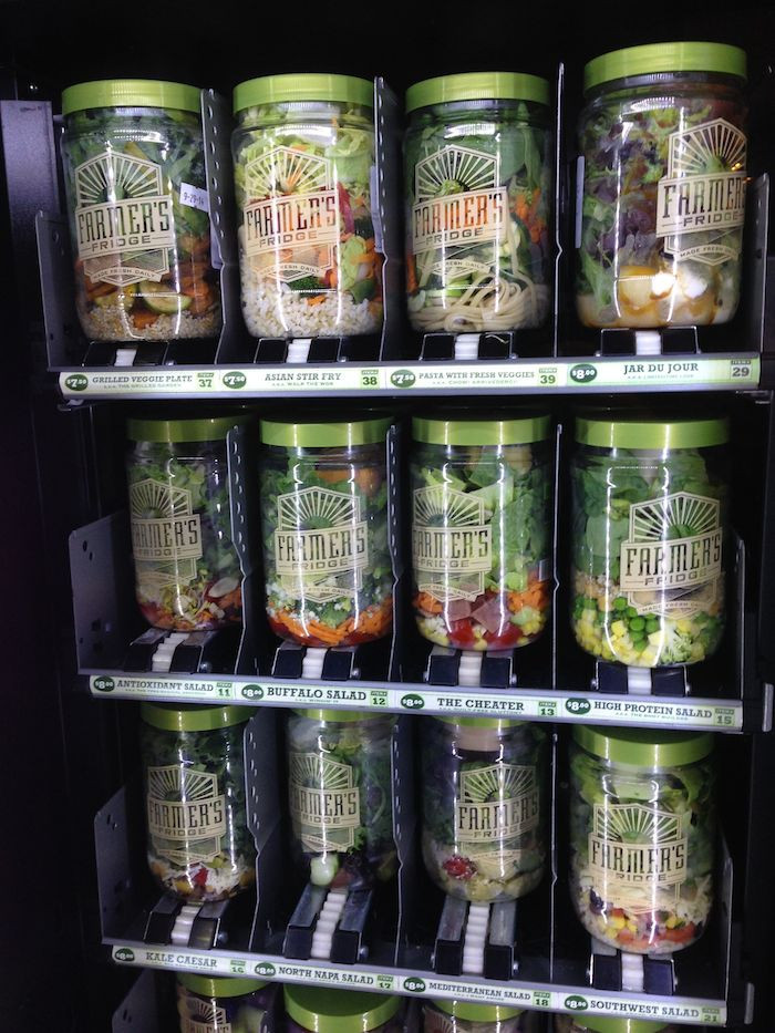 Máy bán salad có ở khắp các siêu thị, tòa nhà và hành lang khách sạn luôn sạch sẽ, bảo đảm vệ sinh an toàn thực phẩm. Ảnh: Boardingarea.