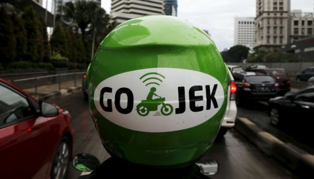 Cũng như Grab, Go-Jek đã tung ra dịch vụ thanh toán điện tử phục vụ chiến lược mở rộng hoạt động, và xây dựng mảng kinh doanh đầy tiềm năng bằng việc cung cấp các dịch vụ tài chính tới lượng lớn người dân còn chưa tiếp cận nhiều với hệ thống ngân hàng. Ảnh: Tech in Asia.