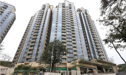 Theo Bloomberg, giá trung bình một ngôi nhà ở Hong Kong cao gấp 19,4 lần so với thu nhập trung bình thường niên trước thuế của một hộ gia đình. Ảnh: SCMP.