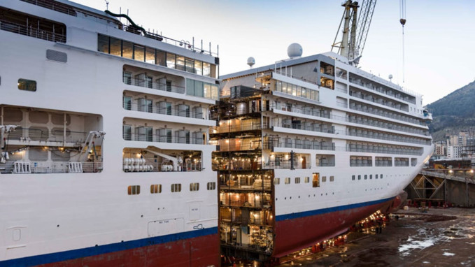 Nặng 36.009 tấn, du thuyền sẽ được đem lên bàn cưa tại xưởng đóng tàu Fincantieri ở Palermo, Italia.