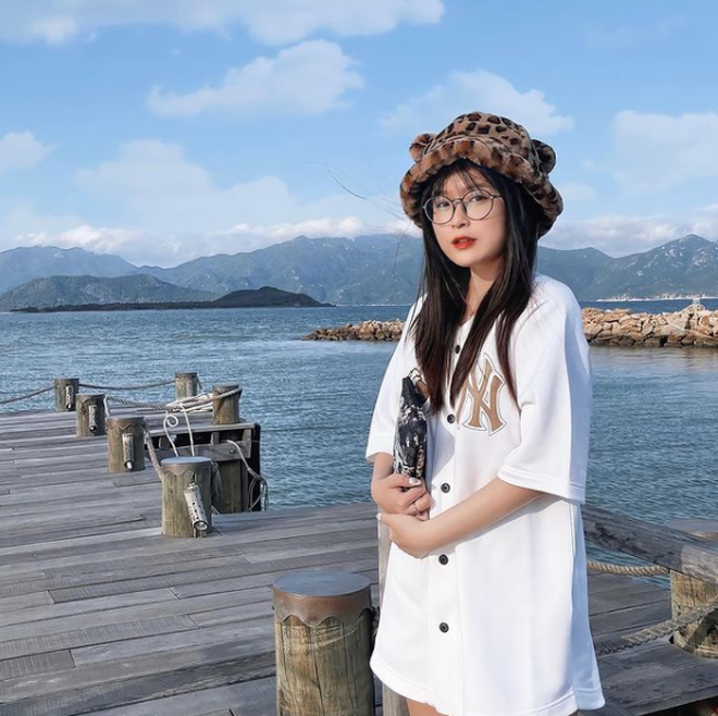 Sinh ra trong gia đình giàu có nhưng Châu Anh không dựa dẫm vào tài chính gia đình. Năm 14 tuổi, Châu Anh bắt đầu tự mở cửa hàng kinh doanh bằng số vốn tự có. Ảnh: Doanh nghiệp & Tiếp thị.