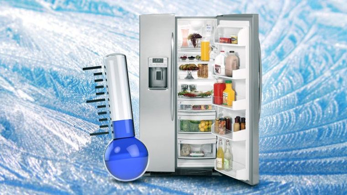 Với tủ lạnh có dung tích cỡ nhỏ là 150 lít, công suất từ 100-150 W. Chỉ trong một ngày, chiếc tủ lạnh sẽ tiêu hao khoảng 4 - 5 kWh. Đây là công suất không hề nhỏ đối với thiết bị điện trong gia đình.