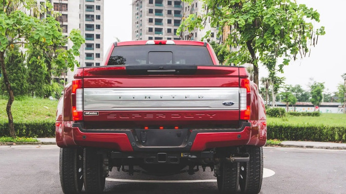 Đó là mẫu Xe bán tải dài gần 7 mét có giá bán hơn 6 tỷ đồng. Ảnh: Auto Pro.