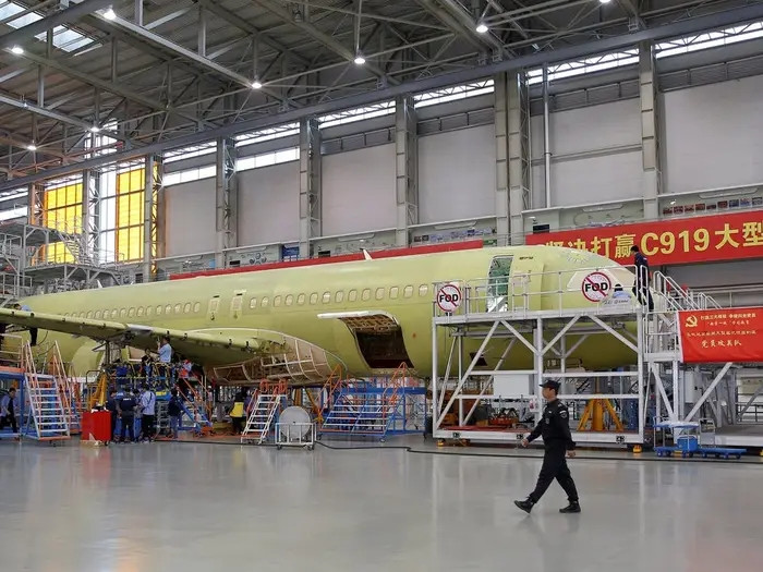 Trong khi đó, theo Axon Aviation, giá một chiếc Airbus A320 hiện là khoảng 110 triệu USD. Ảnh: BI