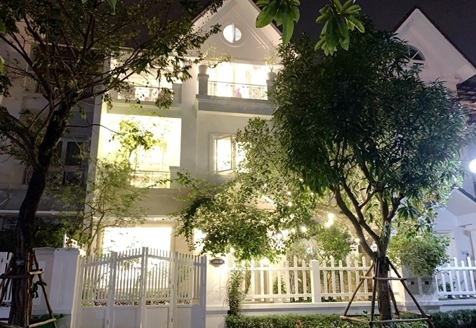 Quang Hà cho biết, ngôi nhà của anh ở Hà Nội mua năm 2019 chỉ với giá 16 tỷ đồng, nhưng hiện tại cơ ngơi ấy đã chạm ngưỡng hơn 50 tỷ. Ảnh: Ngoisao
