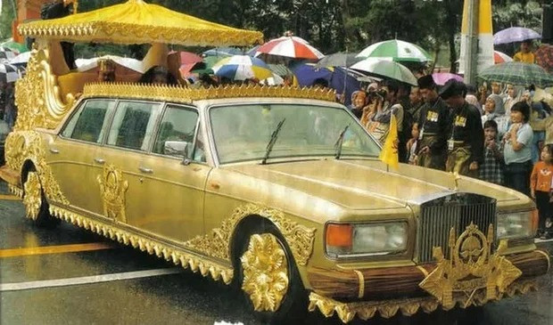 Trong đó bao gồm 600 chiếc Rolls-Royce, 450 chiếc Ferrari và 380 chiếc Bentley. Ảnh: India Times