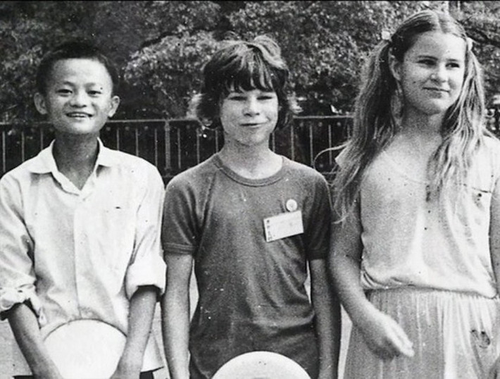 Sau 2 lần trượt, phải đến lần thứ 3, Jack Ma mới thi đỗ Đại học Sư phạm Hàng Châu, ngôi trường được cho là tệ nhất thời điểm đó. Ảnh: Chinanews