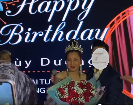 Đường Nhuệ từng "chơi lớn" mời ca sĩ cát-xê gần 500 triệu hát mừng sinh nhật vợ. Ảnh: Internet.