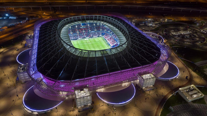 Với 12 năm và khoảng 220 tỷ USD đổ vào cho các dự án hạ tầng, kỳ World Cup 2022 tại Qatar được xem là kỳ World Cup đắt giá nhất trong lịch sử. Ước tính, số tiền này gấp hơn 15 lần số tiền mà Nga chi cho sự kiện năm 2018. Ảnh: Forbes