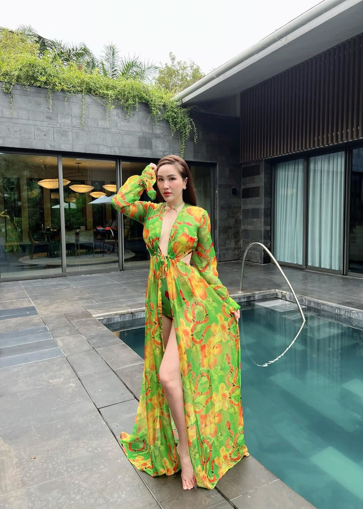 Bảo Thy từng khoe hồ bơi đặc biệt trong nhà.