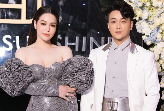 TiTi từng hợp tác cùng Nhật Kim Anh phát triển lĩnh vực mỹ phẩm. Trên trang cá nhân, TiTi cũng chia sẻ hình ảnh về gara độ xe sắp đi vào hoạt động. Ảnh: Nlđ
