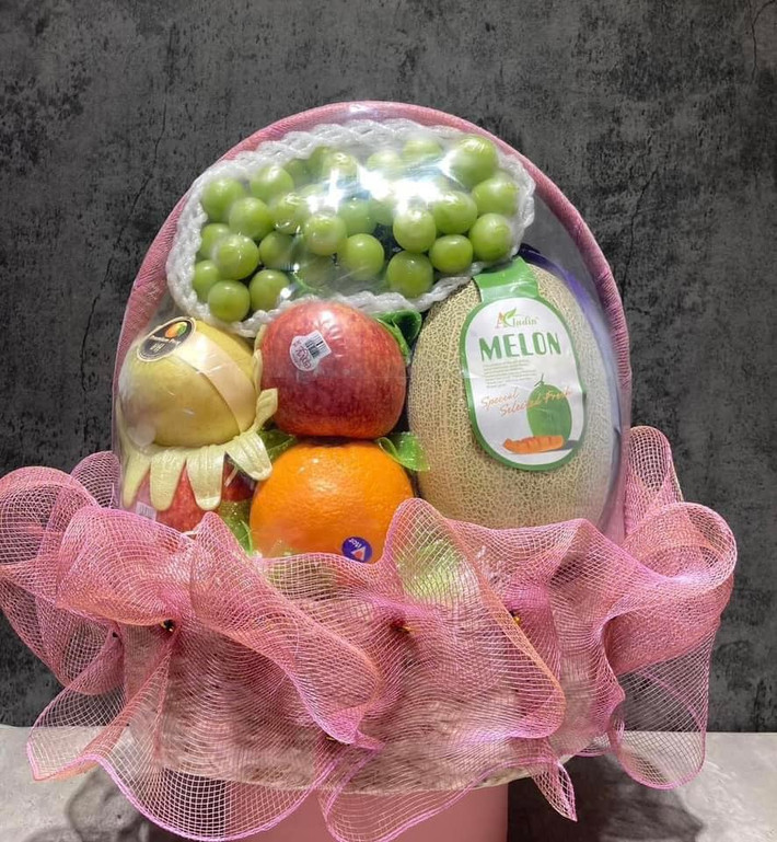 Dịp 20/10 năm nay, hoa “ăn được” được gồm các loại trái cây như nho, táo, lê, quýt, kiwi... giá từ 300.000 – 1,5 triệu đồng/sản phẩm cũng được nhiều khách hàng quan tâm. Ảnh: Facebook