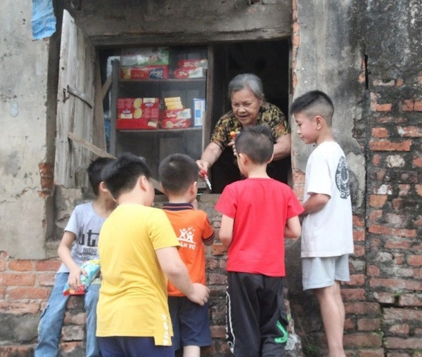 Trước đây, cụ Tâm có thời được người dân trong làng gọi là "bà trùm tạp hoá" bởi sự độc quyền, uy tín. Ảnh: Dân Việt