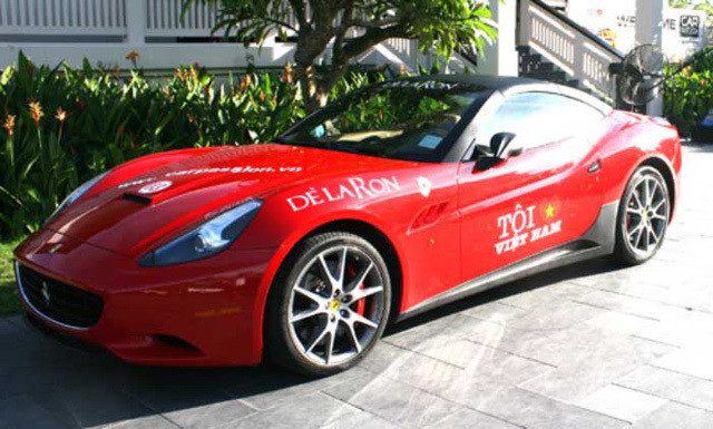 Đỗ Bình Dương cũng có thú chơi siêu xe xa xỉ. Năm 2010, để sở hữu siêu xe Ferrari California mui trần, Bình Dương phải bỏ ra số tiền khoảng gần 5 tỷ đồng. Ảnh: Vietnamnet