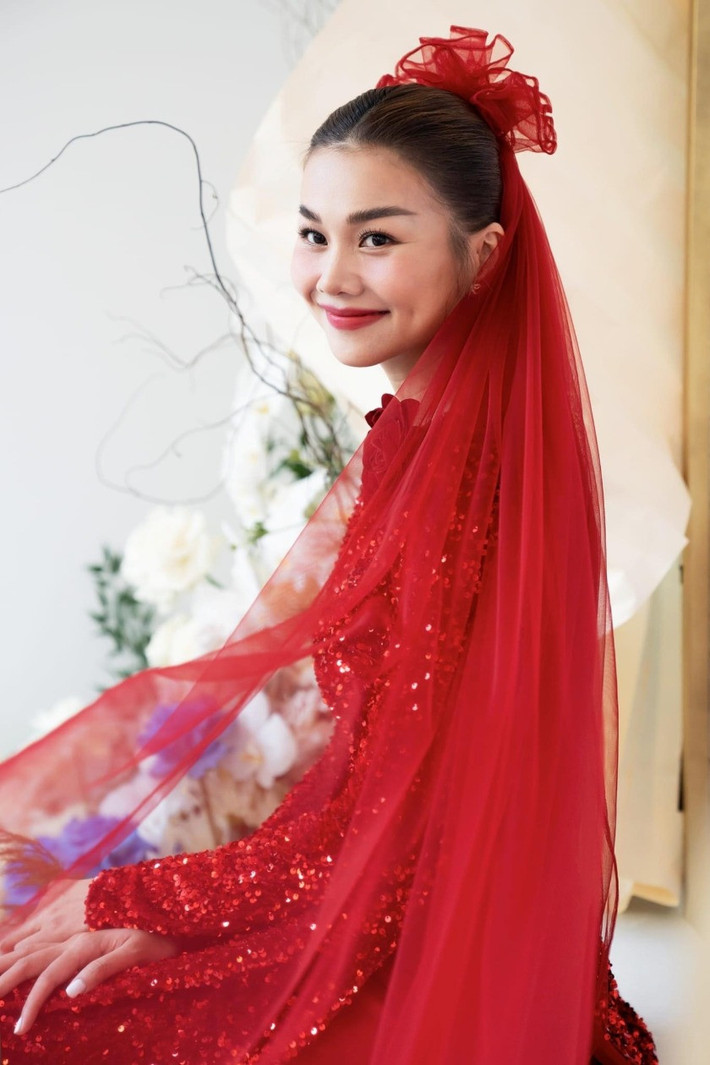 Thanh Hằng sinh năm 1883 hoạt động trong làng giải trí với vai trò người mẫu, diễn viên, nhà sản xuất phim. Ảnh: FBNV