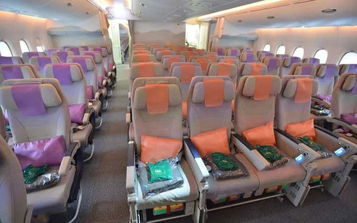 Ghế hạng phổ thông của Emirates rộng 45 cm và có khoảng cách ghế lên tới 86 cm, rất rộng rãi.