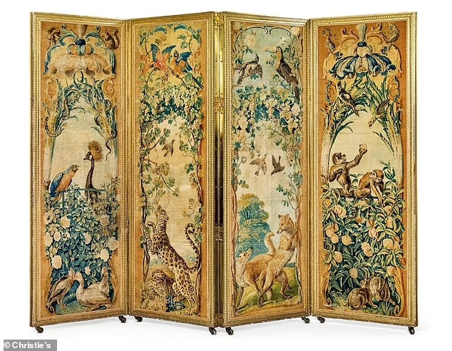 Một món đồ quý của Vua Louis XV Savonnerie được dự đoán sẽ bán với giá 150.000 USD (3,6 tỷ đồng).