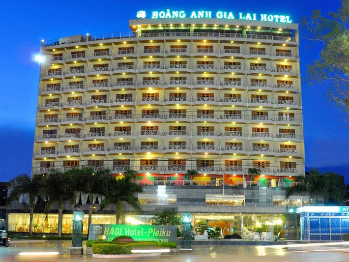 Khách sạn Hoàng Anh Gia Lai tọa lạc tại vị trí "đắc địa" tỉnh Gia Lai (số 1 Phù Đổng, TP. Pleiku, tỉnh Gia Lai), là khách sạn duy nhất đạt chuẩn 4 sao tại "phố núi" Gia Lai. Ảnh: HAGL