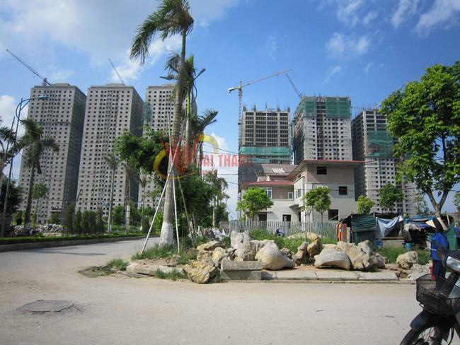 Dự án Đại Thanh (hay còn gọi là dự án Khu đô thị Đại Thanh) nằm trên đường Phan Trọng Tuệ, dọc theo quốc lộ 70 thuộc xã Tả Thanh Oai, Huyện Thanh Trì, Hà Nội. Chủ đầu tư là liên danh giữa Công ty CP đầu tư Hải Phát và Xí nghiệp Xây dựng tư nhân số 1 Lai Châu của ông Lê Thanh Thản. Ảnh: daithanh.info.