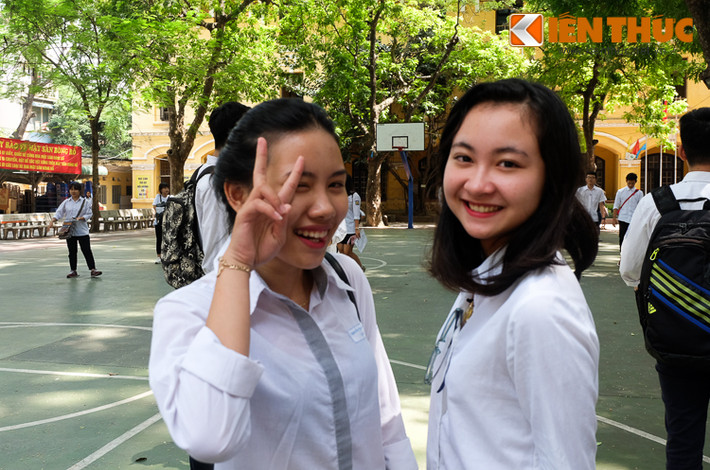 Nét nhí nhảnh, sự vô tư tuổi học trò giúp không khí những ngày thi bớt căng thẳng.