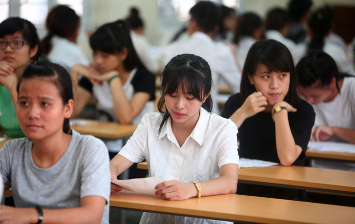 Mỗi buổi thi chính thức, thí sinh phải có mặt tại phòng thi đúng thời gian quy định. Đến chậm quá 15 phút sau khi có hiệu lệnh tính giờ làm bài, thí sinh không được dự thi buổi đó.