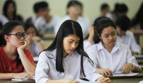 Còn hơn 1 ngày để chuẩn bị trước khi bước vào kì thi THPT Quốc gia 2017, các sĩ tử cần nắm rõ những quy định về giờ thi, giấy tờ, những vật dụng có thể mang theo và những lưu ý không được làm trước khi bước vào kỳ thi quan trọng. Kỳ thi năm 2017 sẽ được tổ chức trong 2,5 ngày, cụ thể, thí sinh sẽ thi vào các ngày 22, 23 và sáng 24/6/2017.