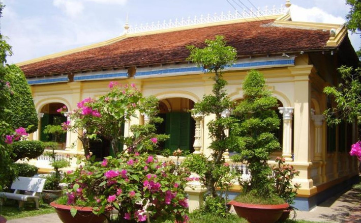 Nằm trên khuôn viên rộng hơn 2ha tại ấp An Lợi (xã Đông Hòa Hiệp, huyện Cái Bè, tỉnh Tiền Giang), nhà cổ Ba Đức là địa điểm du lịch hấp dẫn ở Tiền Giang. Ảnh: Mia