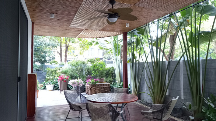 Căn biệt thự cũng đáp ứng được nhu cầu của chủ nhà - một người Hà Nội gốc có những hoài niệm về một Hà Nội xưa.