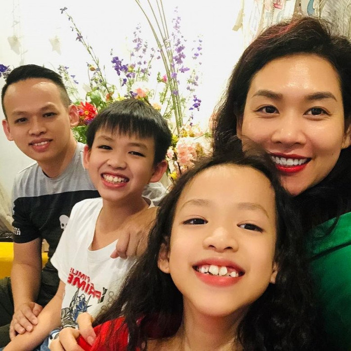 Hiện tại, diễn viên Hà Hương đang có cuộc sống hạnh phúc bên chồng và 2 con. Ảnh: Facebook