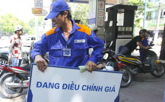 Theo dữ liệu của Bộ Công Thương, bình quân giá thành phẩm xăng dầu thế giới trong 15 ngày trước kỳ điều hành giá xăng dầu ngày 16/8/2019 có biến động tăng giảm đan xen nhưng xu hướng chung là giảm.