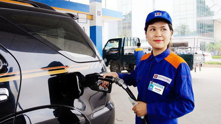 Cụ thể, mỗi lít xăng E5 RON 92 giảm 377 đồng, giá bán tối đa 19.902 đồng/lít.